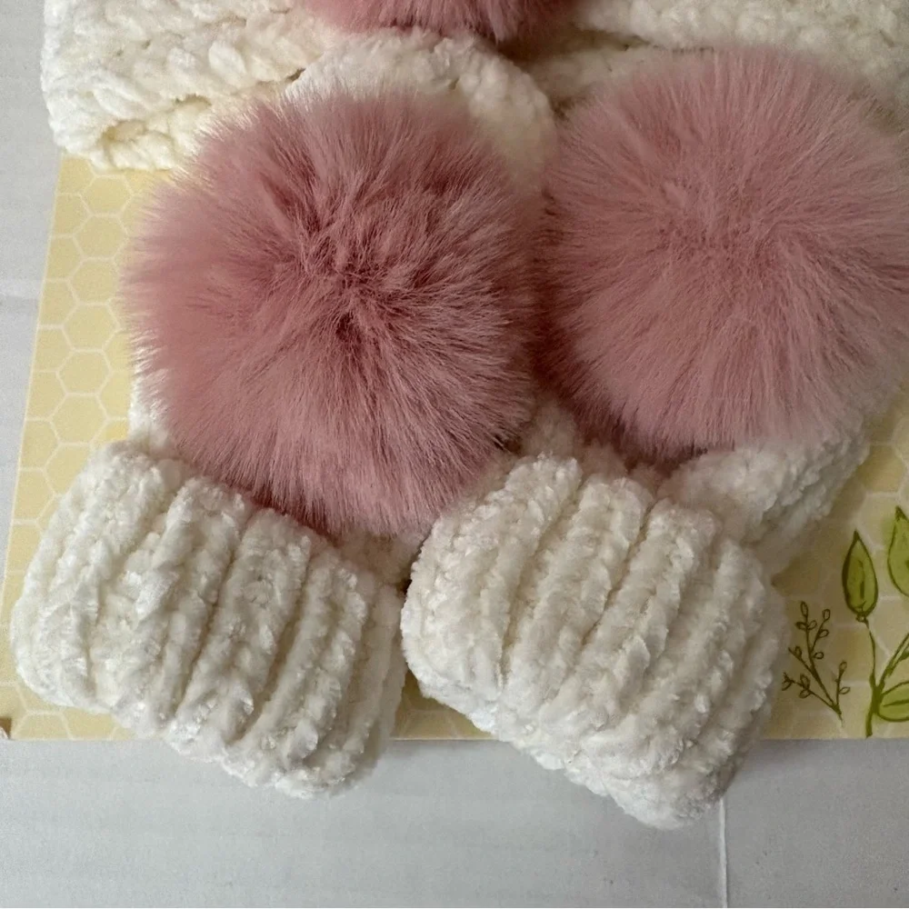 NWT….TULLABEE Head Wrap and Mittens